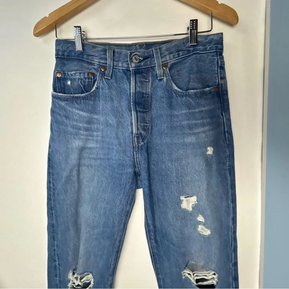 Levi's‎ 501 Distressed Button Fly Blue Jeans 30